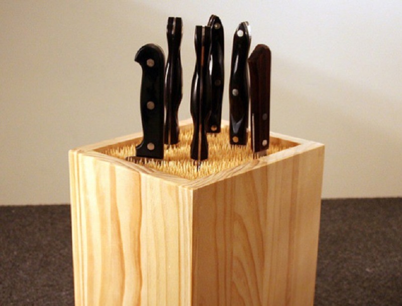 Подставка под ножи из бамбуковых палочек